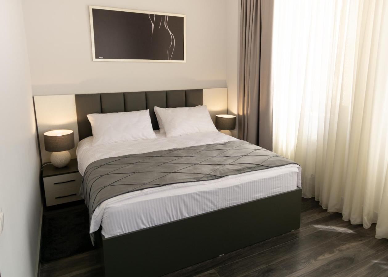 Downtown Suites 耶烈万 外观 照片