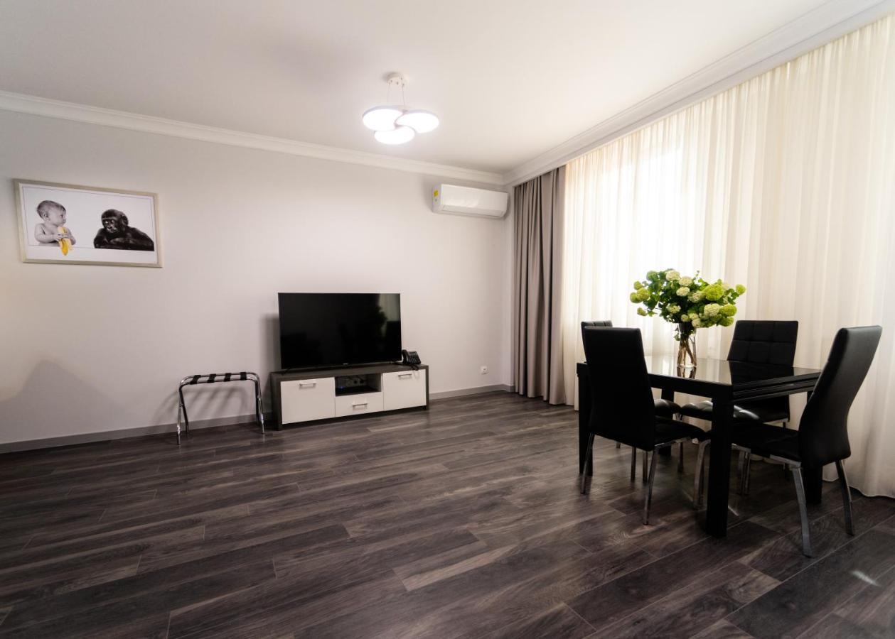 Downtown Suites 耶烈万 外观 照片