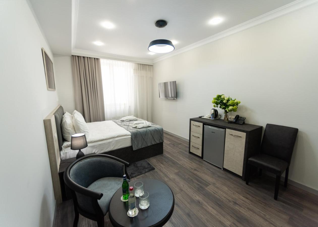 Downtown Suites 耶烈万 外观 照片