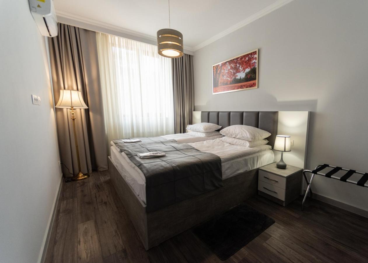 Downtown Suites 耶烈万 外观 照片