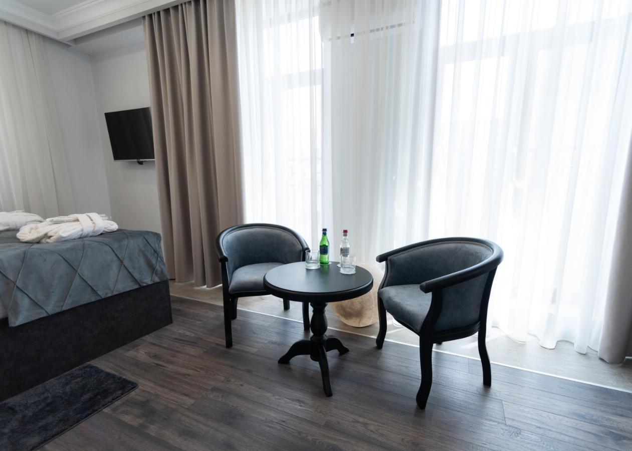 Downtown Suites 耶烈万 外观 照片
