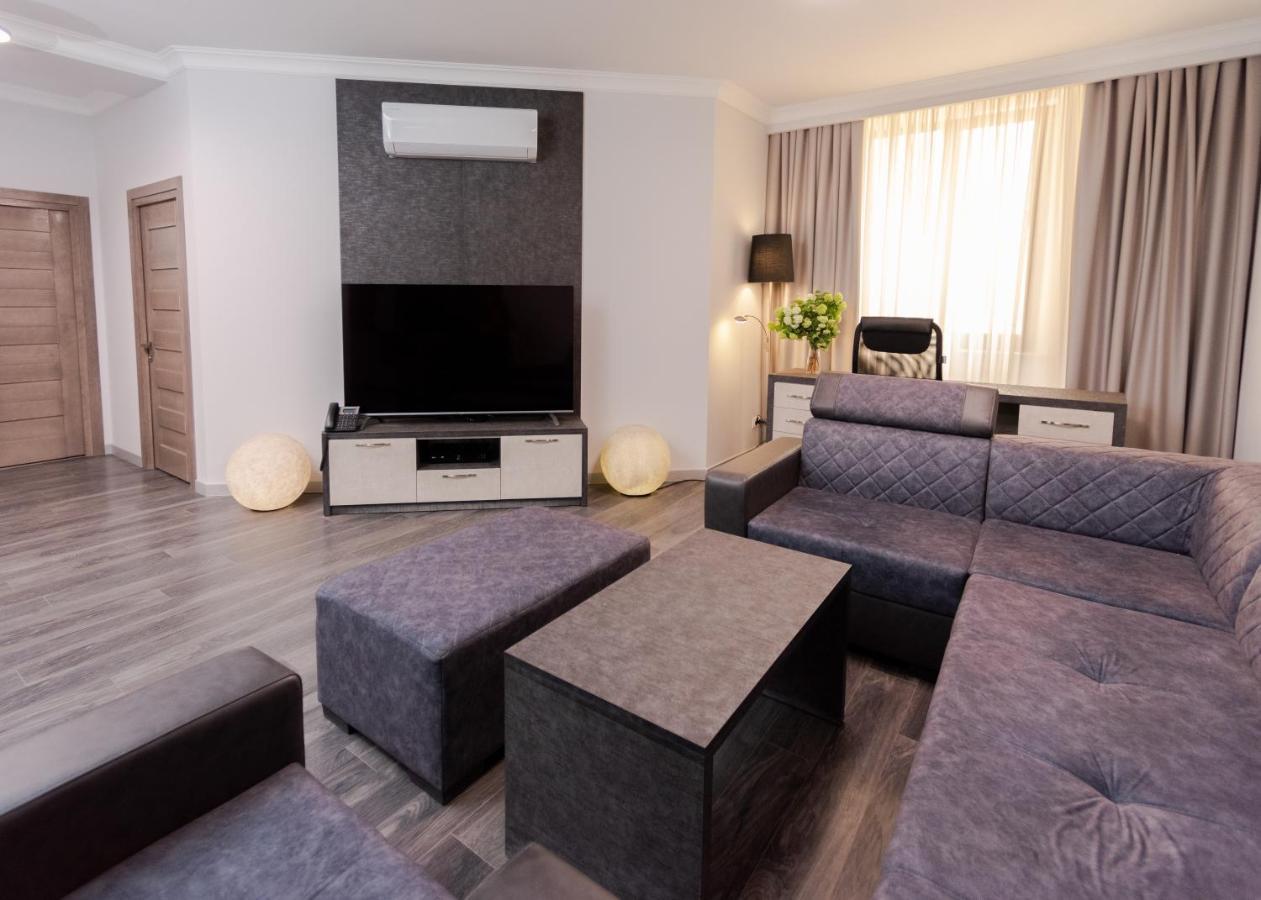 Downtown Suites 耶烈万 外观 照片