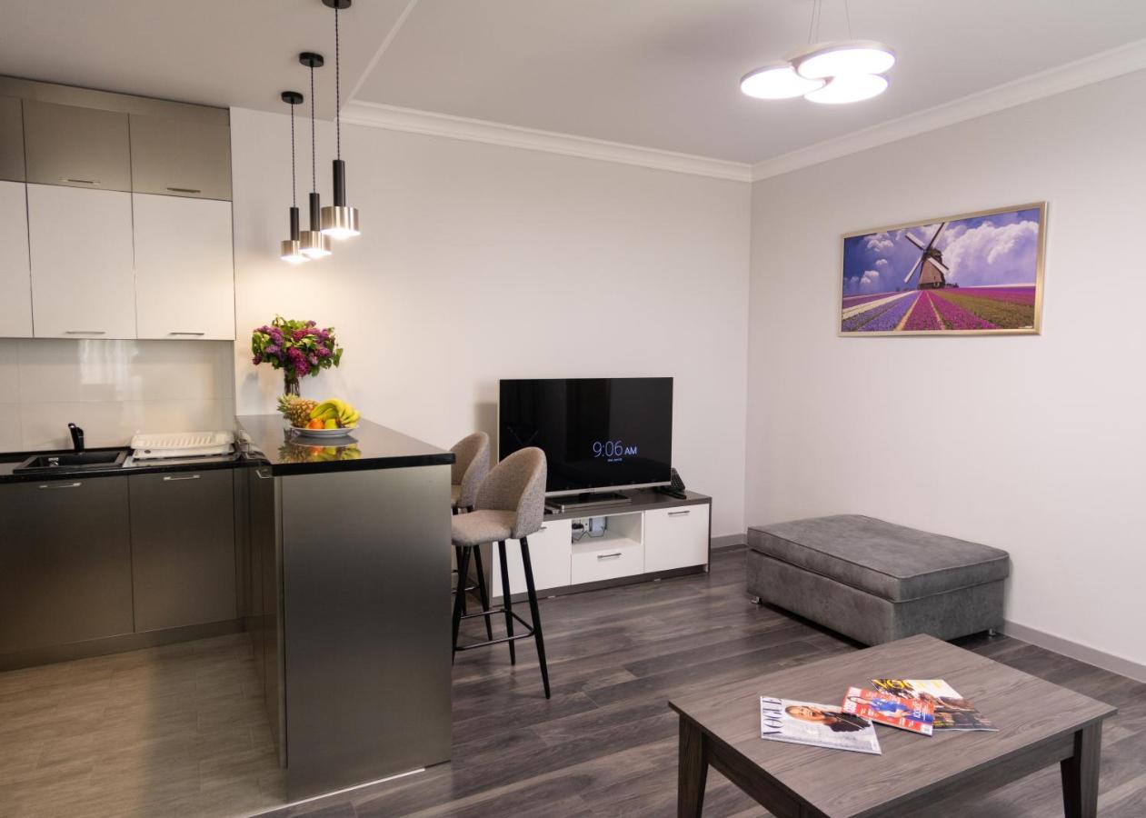 Downtown Suites 耶烈万 外观 照片