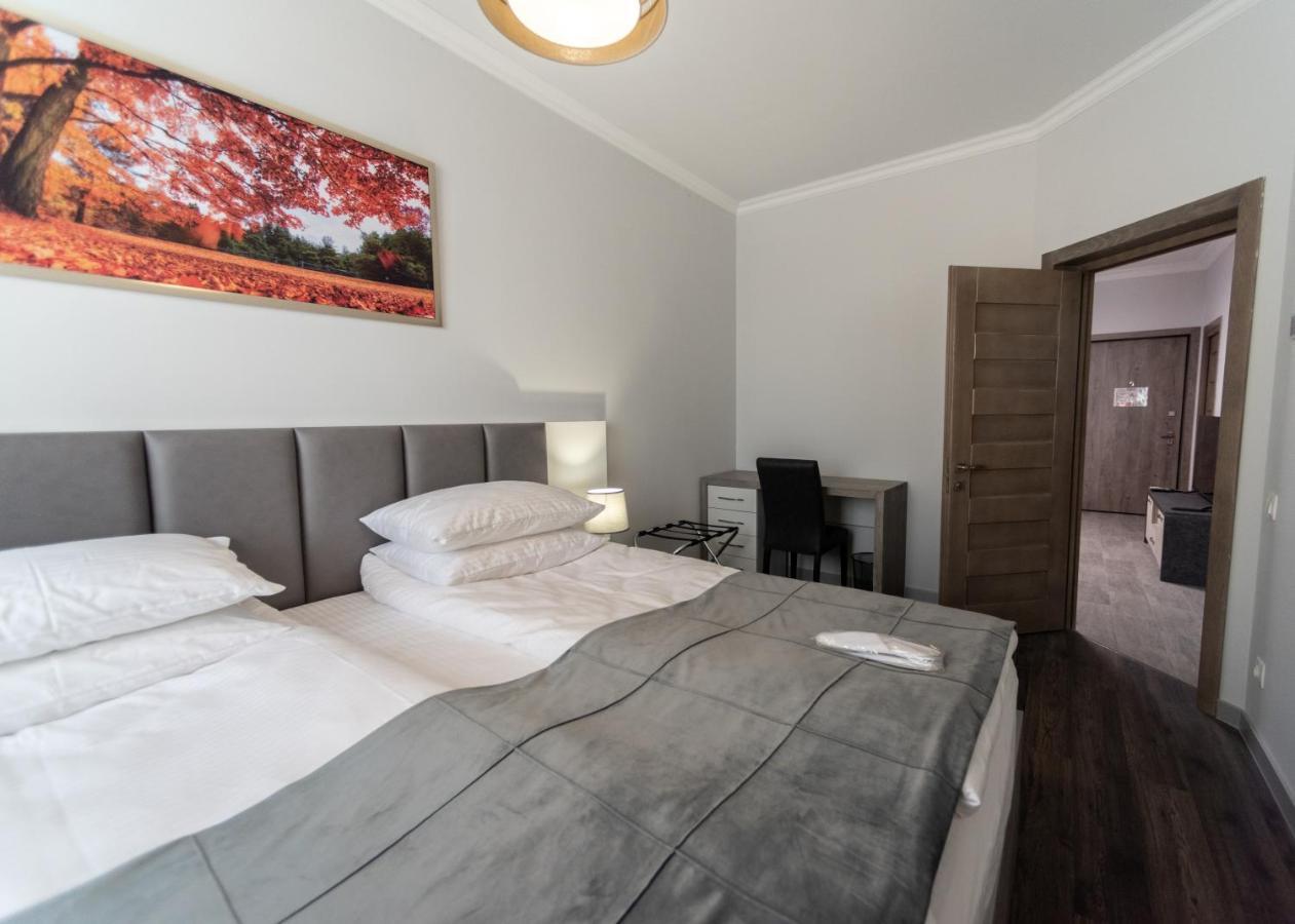 Downtown Suites 耶烈万 外观 照片