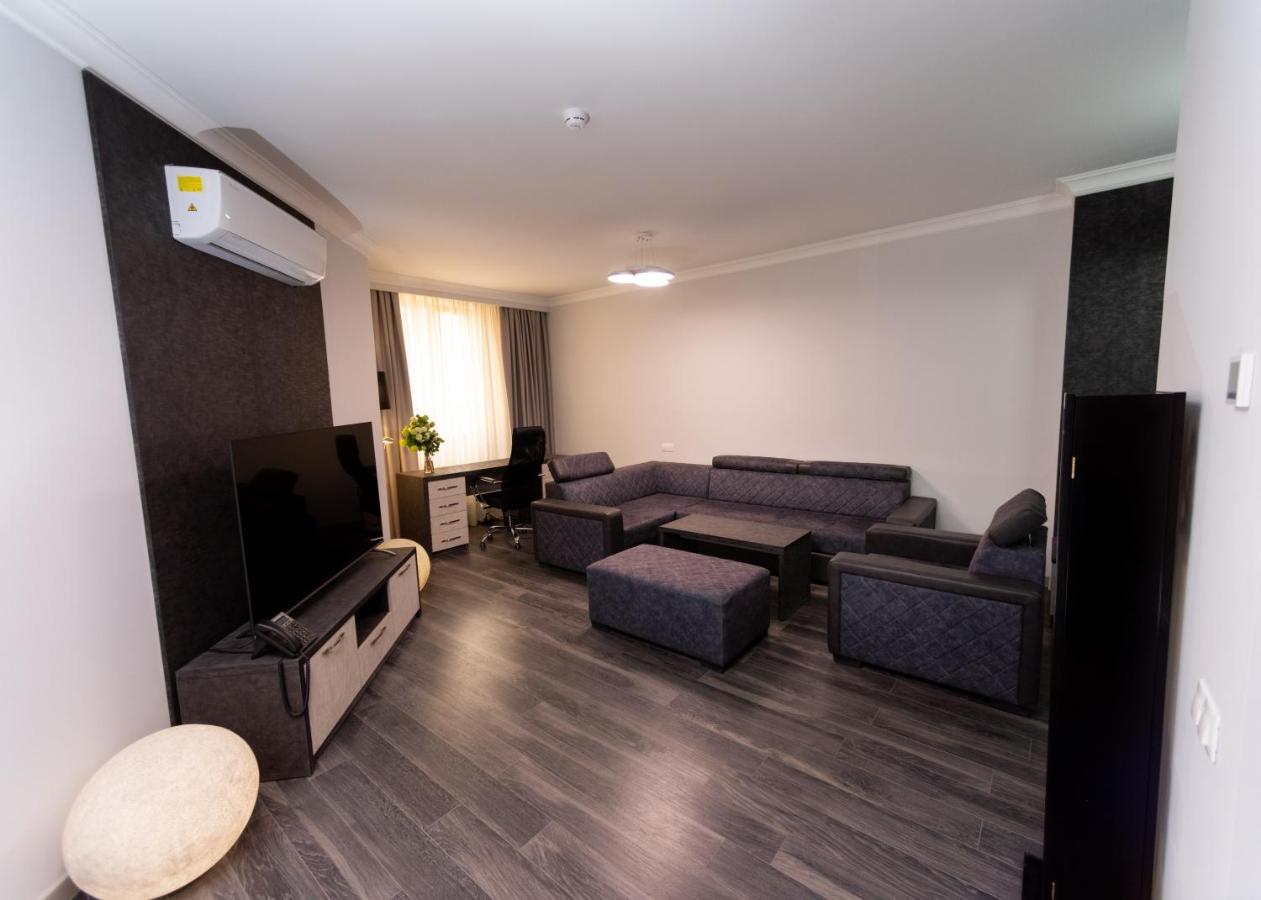 Downtown Suites 耶烈万 外观 照片